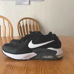 Selling Nike Air Max
